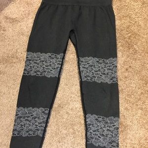 Fabletics capris